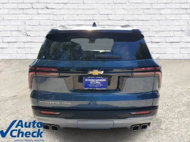 2026 Chevrolet Traverse LT photo 3