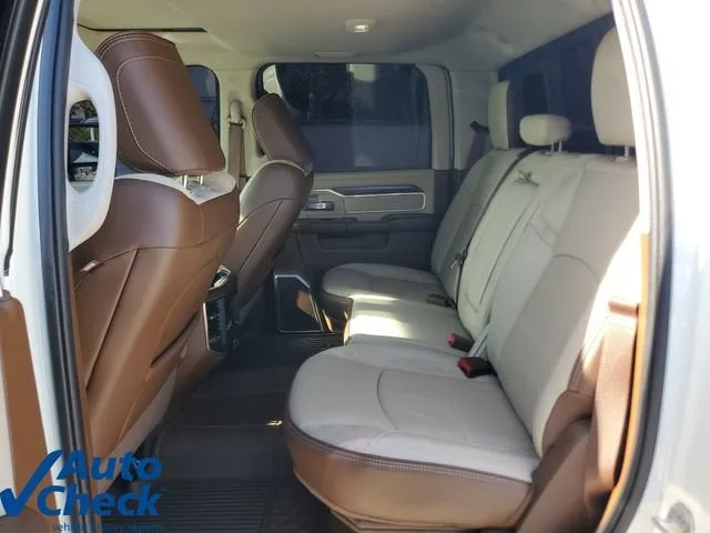 2023 RAM 3500 Laramie Crew Cab 4x4 8' Box photo 12