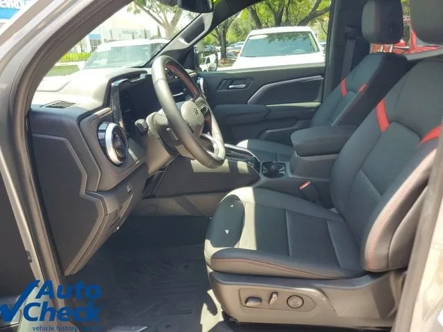 2025 Chevrolet Colorado Z71 photo 18