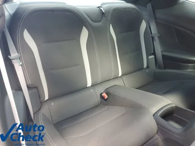 2021 Chevrolet Camaro LT1 photo 13