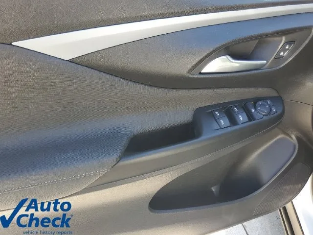 2025 Buick Envista Preferred photo 17