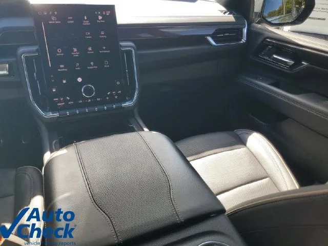 2025 GMC Yukon XL Elevation photo 17