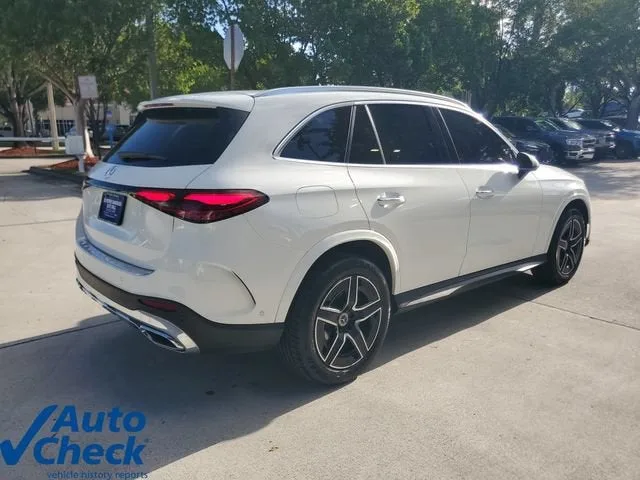 2024 Mercedes-Benz GLC 300 SUV photo 4