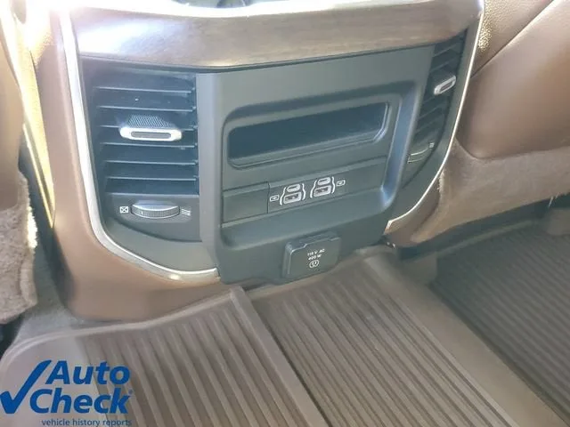 2023 RAM 3500 Laramie Crew Cab 4x4 8' Box photo 15