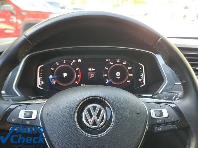 2019 Volkswagen Tiguan 2.0T SEL photo 22