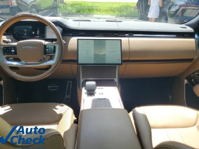 2025 Land Rover Range Rover P530 SE photo 15