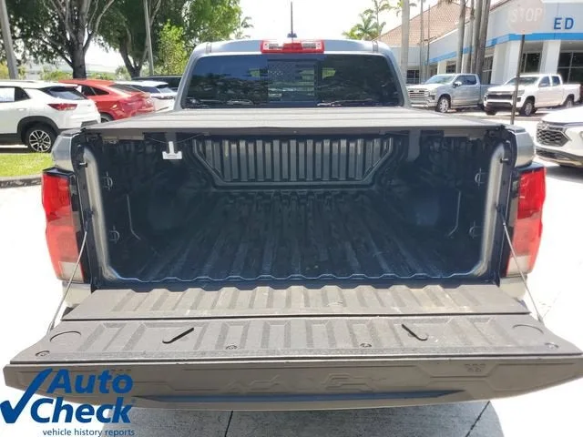 2025 Chevrolet Colorado Z71 photo 10