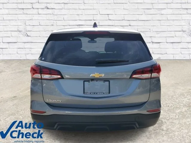 2024 Chevrolet Equinox LS photo 3