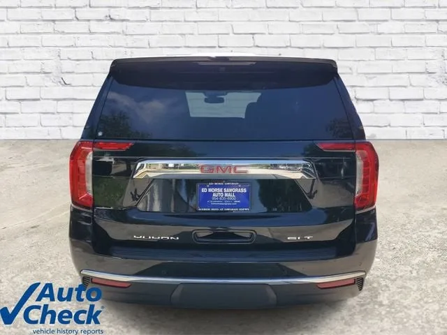 2023 GMC Yukon SLT photo 3
