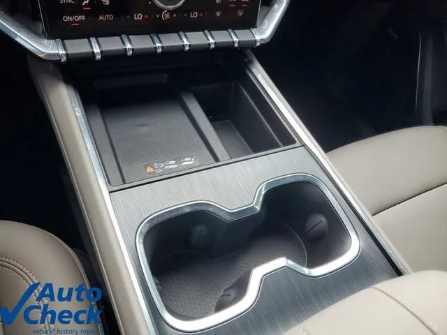 2024 GMC Acadia Elevation photo 27