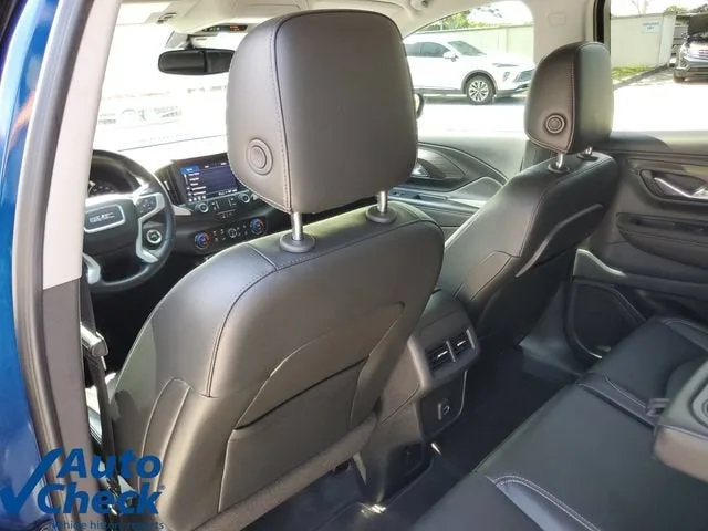 2023 GMC Terrain SLT photo 13
