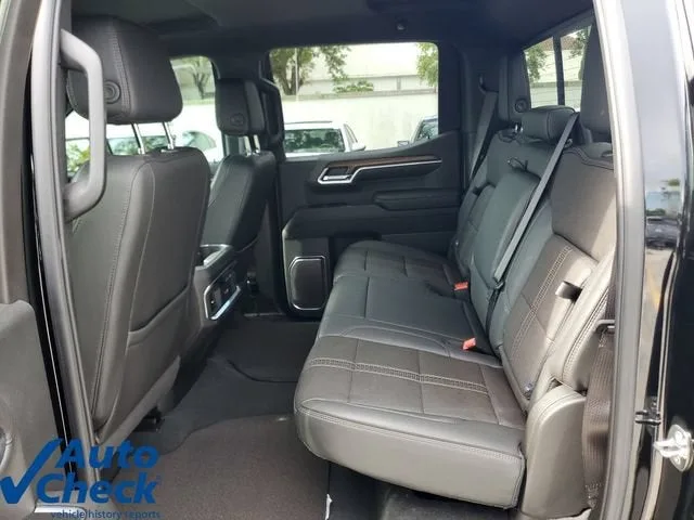 2024 Chevrolet Silverado 1500 High Country photo 11