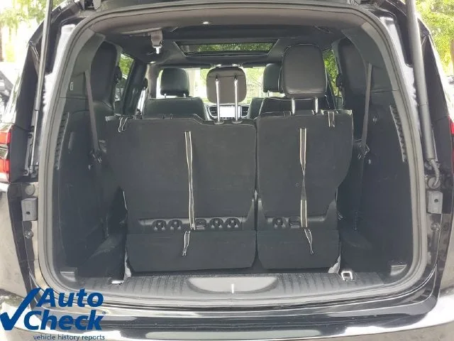 2026 Chrysler Pacifica Limited photo 10
