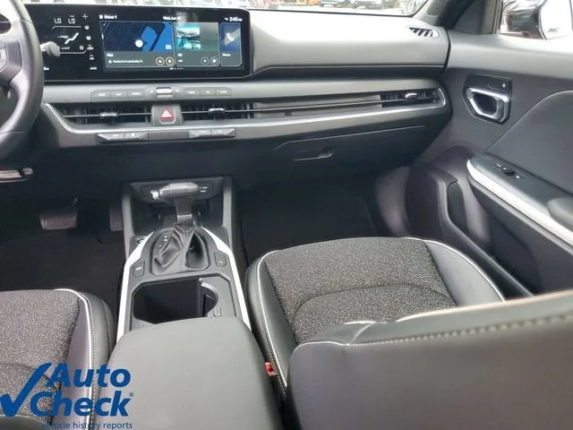 2025 Kia K4 GT-Line photo 16