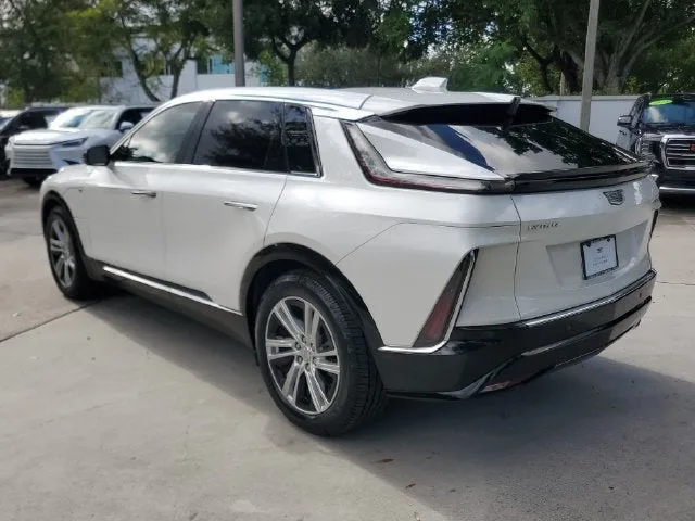 2024 Cadillac LYRIQ Tech photo 2