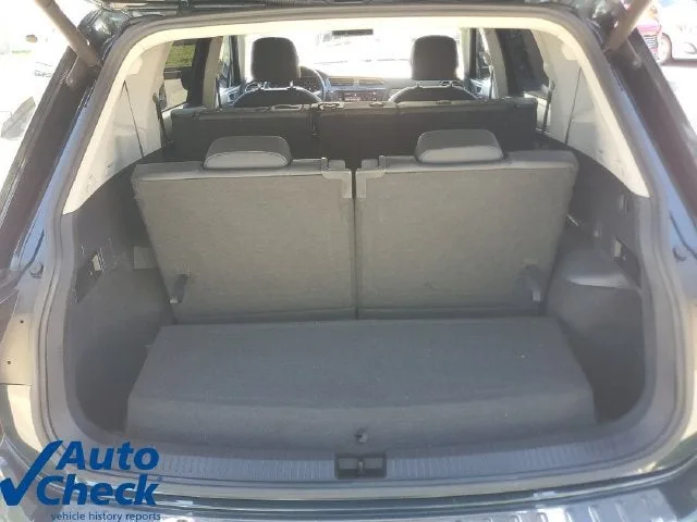 2019 Volkswagen Tiguan 2.0T SEL photo 9
