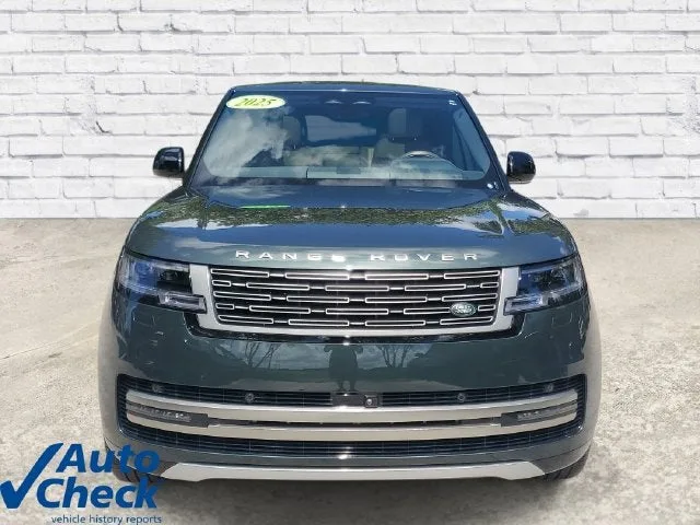 2025 Land Rover Range Rover P530 SE photo 6