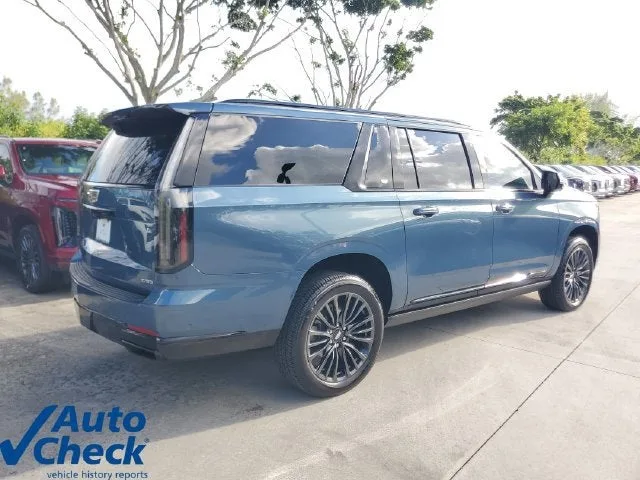 2025 Cadillac Escalade ESV Sport Platinum photo 4
