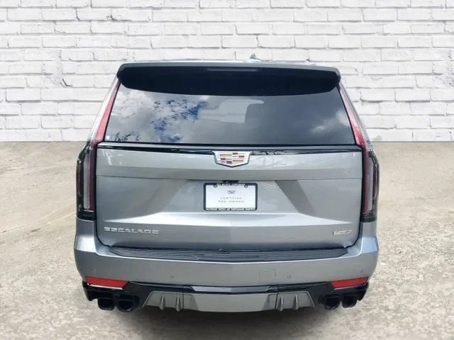 2024 Cadillac Escalade V-Series photo 3