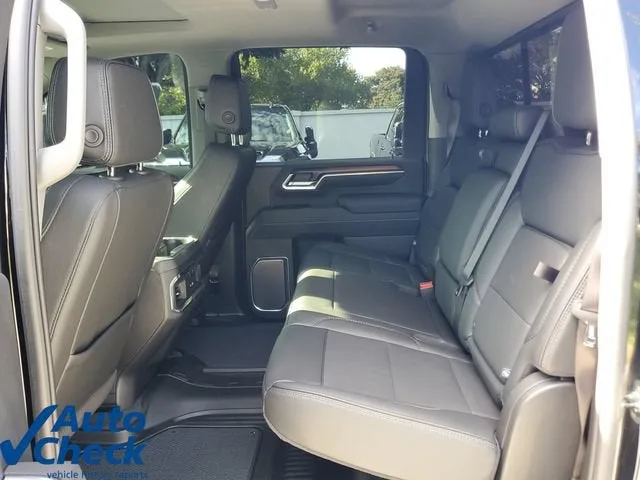2025 GMC Sierra 2500 HD Denali photo 10