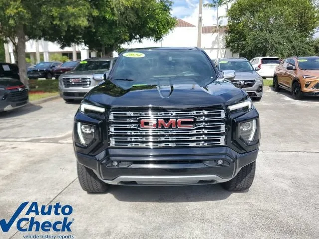2024 GMC Canyon Denali photo 6