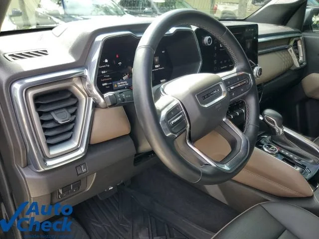 2024 GMC Canyon Denali photo 18