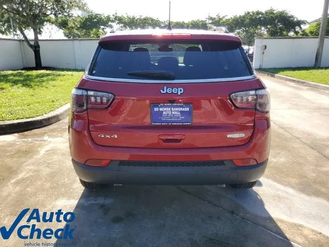 2025 Jeep Compass Latitude 4x4 photo 3