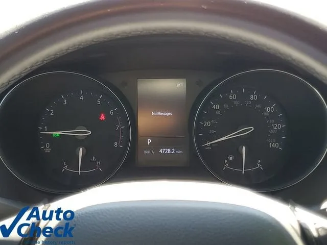 2019 Toyota C-HR XLE photo 22