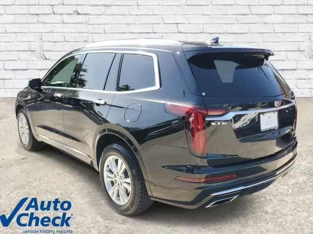 2024 Cadillac XT6 Luxury photo 2