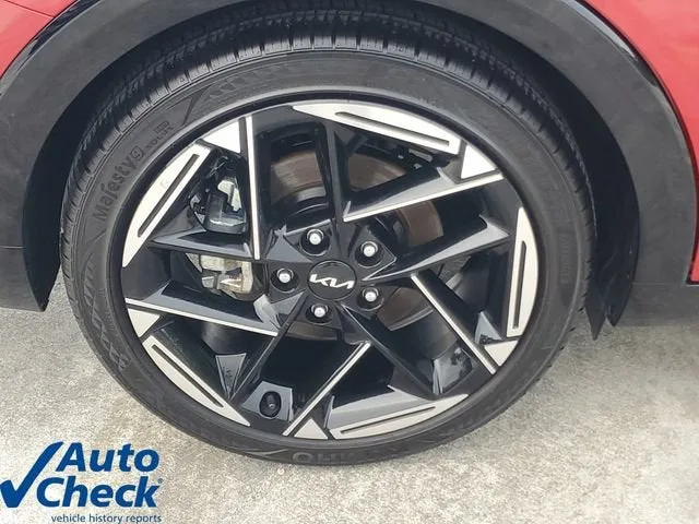 2025 Kia K4 GT-Line photo 8