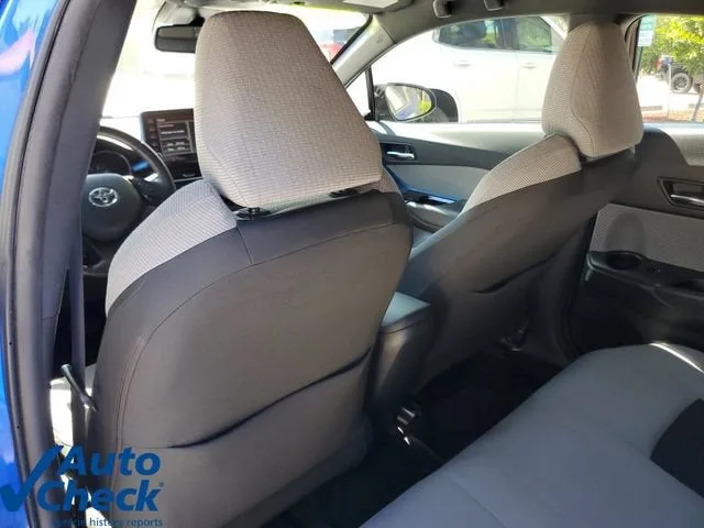 2019 Toyota C-HR XLE photo 12
