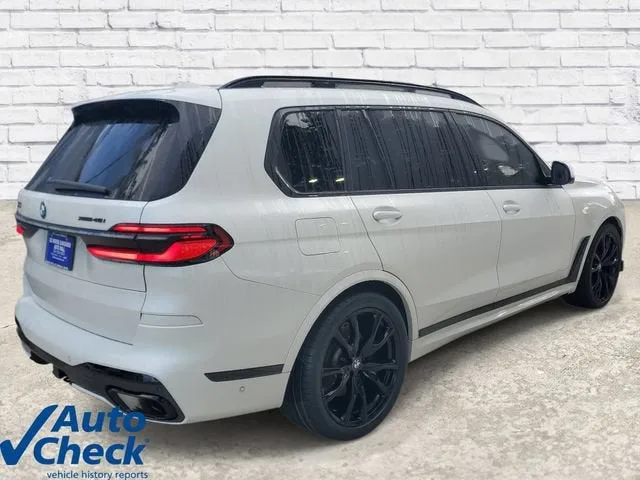 2025 BMW X7 xDrive40i photo 4
