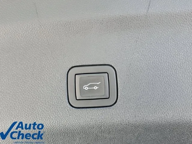 2025 GMC Yukon XL Elevation photo 11