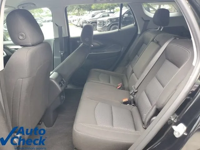 2023 GMC Terrain SLE photo 10
