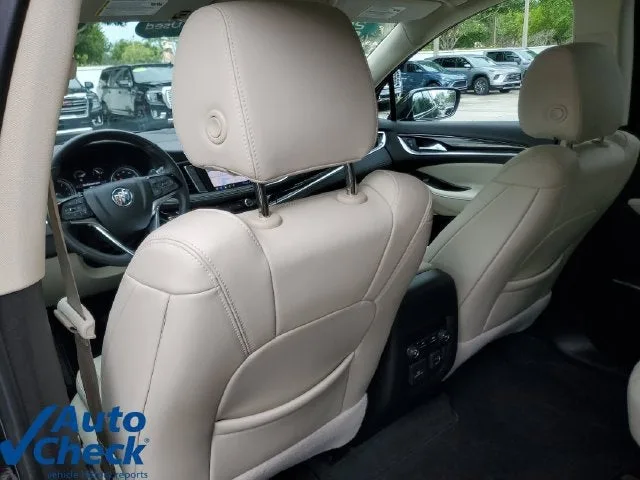2022 Buick Enclave Essence photo 13