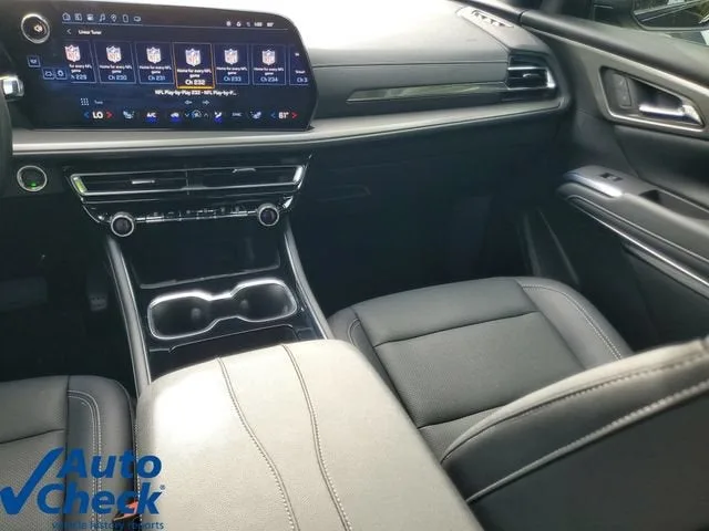 2025 Chevrolet Traverse LT photo 17