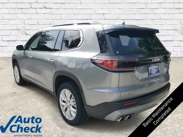 2024 GMC Acadia Elevation photo 2