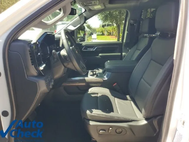 2025 Chevrolet Silverado 3500 HD LTZ photo 17