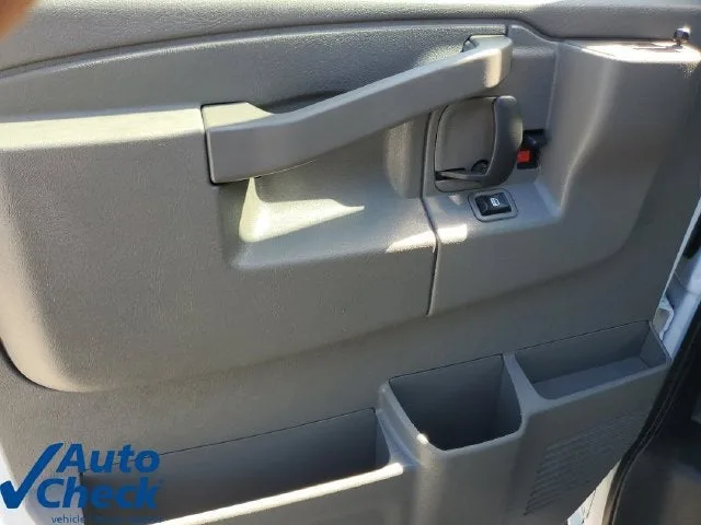 2025 Chevrolet Express Cargo WT photo 18