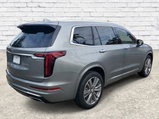 2025 Cadillac XT6 Premium Luxury photo 4