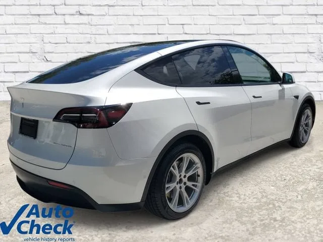 2021 Tesla Model Y Long Range photo 4