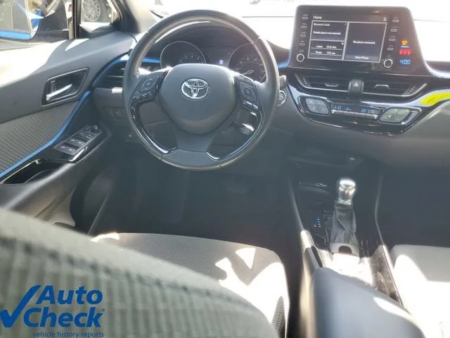 2019 Toyota C-HR XLE photo 15