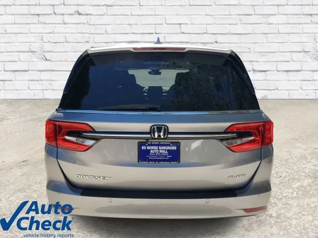 2022 Honda Odyssey Elite photo 3