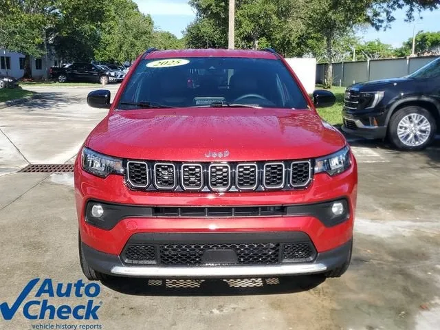 2025 Jeep Compass Latitude 4x4 photo 6