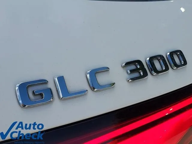 2024 Mercedes-Benz GLC 300 SUV photo 8