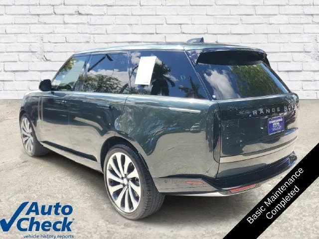 2025 Land Rover Range Rover P530 SE photo 2