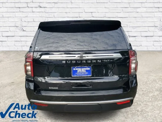 2023 Chevrolet Suburban High Country photo 3