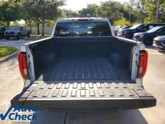 2023 GMC Sierra 1500 SLT photo 10