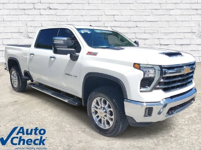 2025 Chevrolet Silverado 3500 HD LTZ photo 5