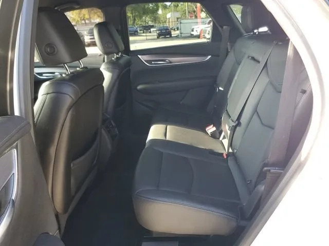 2023 Cadillac XT5 FWD Luxury photo 12